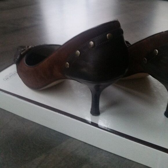 Authentic Coach Leather and suede pumps - Picture 3 of 4